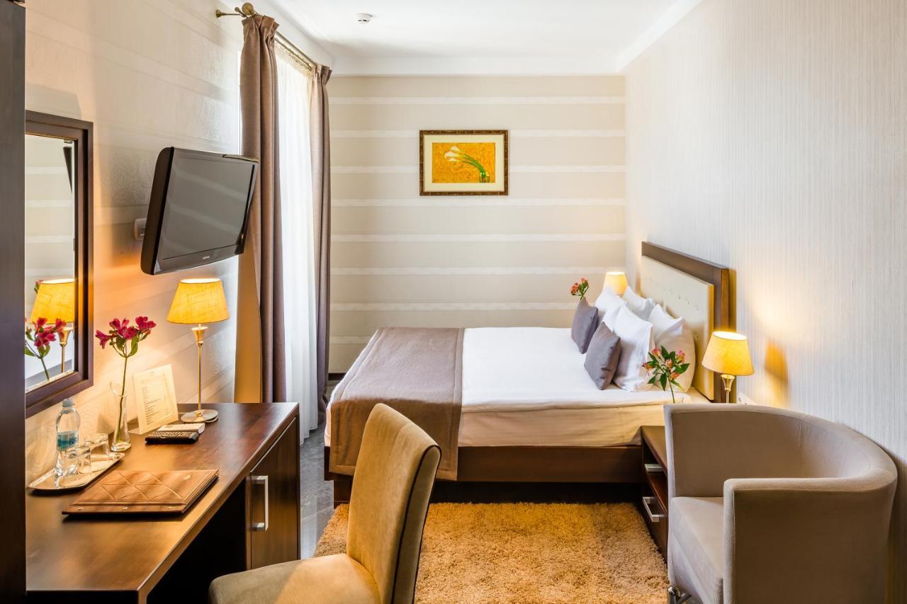 Taurus Hotel & Spa Львов Экстерьер фото